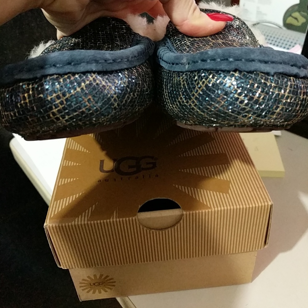 Slippers - Picture 4 of 4